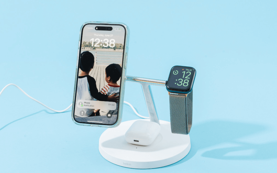 Compact 3 in 1 Foldable Travel Wireless Charger – Ideal for Smartphones, AirPods & Apple Watch 